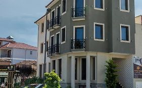 Hotel Pazari & Apartments